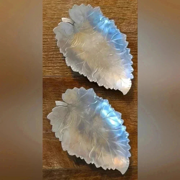 Vintage MCM Everlast Hand-Forged Aluminum Leaf Shaped Nut Candy Trinket Dishes - Picture 1 of 4